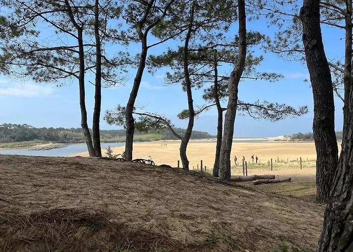 Chez Sophie Et Vincent Nyaraló *